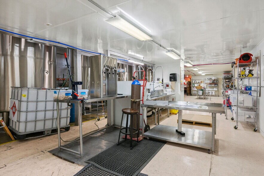 More Photos Of 1 Stevenson Rd, Laramie Specialty For Lease
