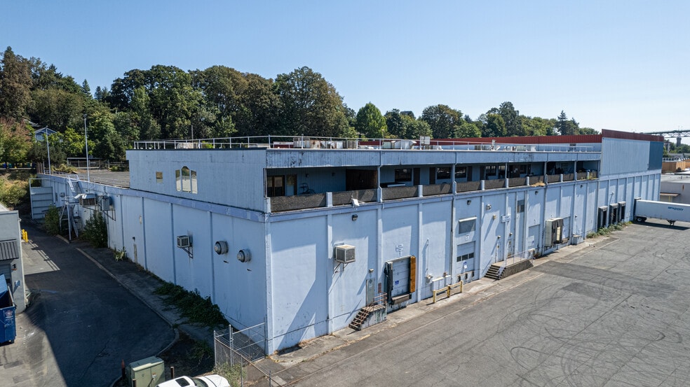 More Photos Of 9300 N Decatur St, Portland Warehouse For Sale