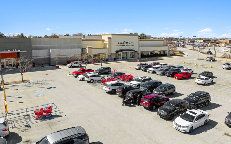 More Photos Of 6609 Grand Ave, Gurnee Storefront For Sale