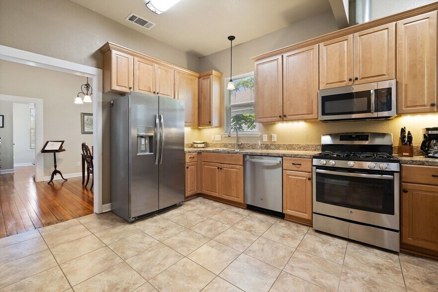 More Photos Of 314 W 3rd St, Taylor Multifamily For Sale