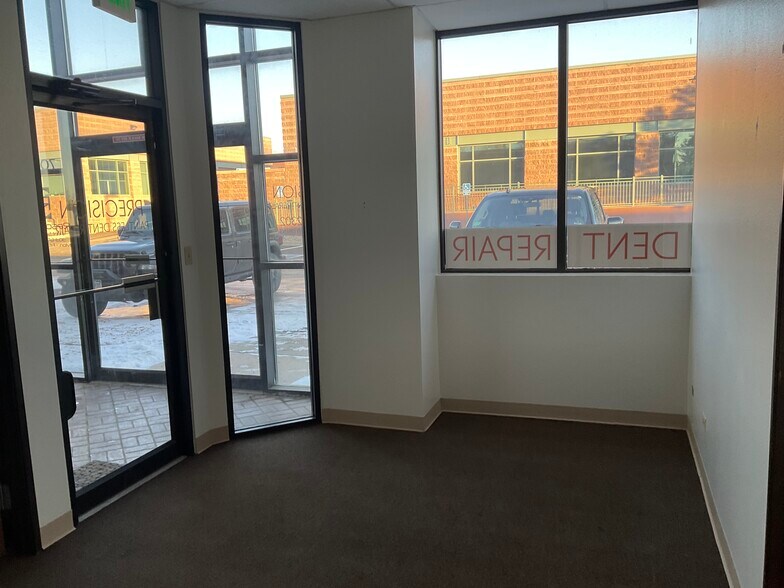 More Photos Of 7388 S Revere Pky, Centennial Showroom For Lease