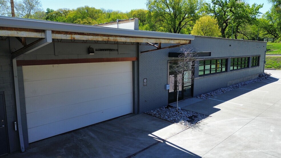 More Photos Of 3612 Karnes Rd, Kansas City Unknown For Lease