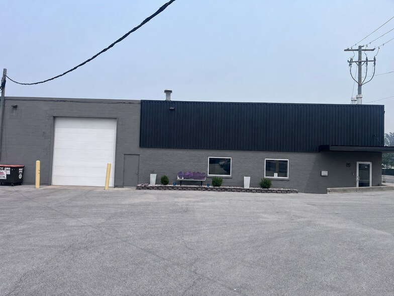 More Photos Of 9600 W Ogden Ave, La Grange Warehouse For Lease