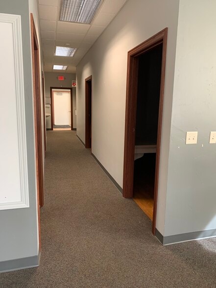 More Photos Of 323 E Highland Dr, Oconto Falls General Retail For Lease