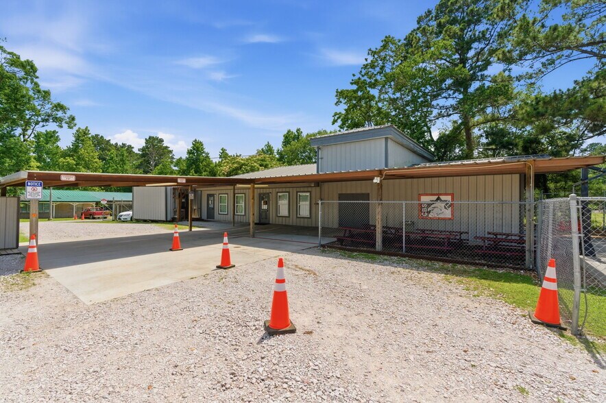 More Photos Of 3401 N Frazier St, Conroe Specialty For Sale