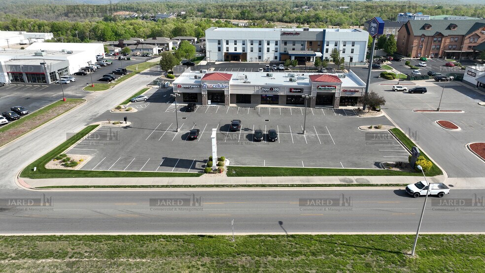 More Photos Of 151 Saint Robert Blvd, Saint Robert Storefront For Lease