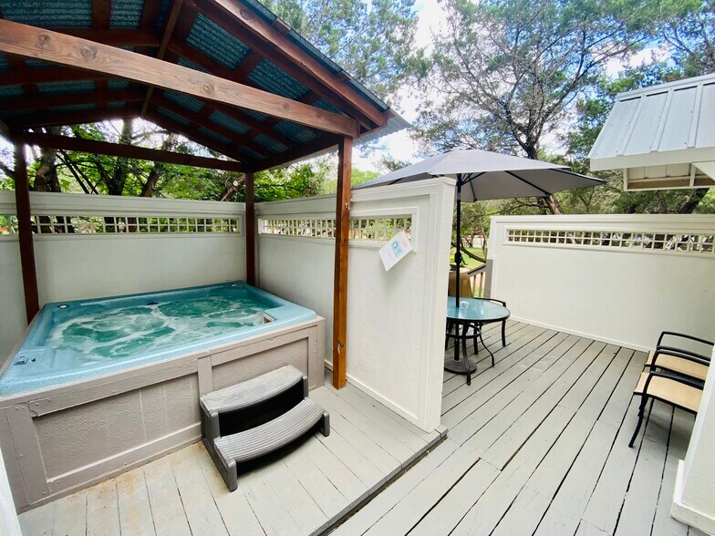 More Photos Of 104 Scudder Ln, Wimberley Hotel For Sale