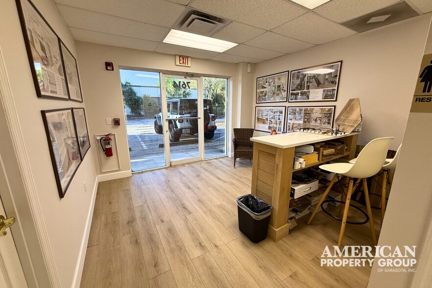 More Photos Of 7610-7630 Matoaka Rd, Sarasota Warehouse For Lease