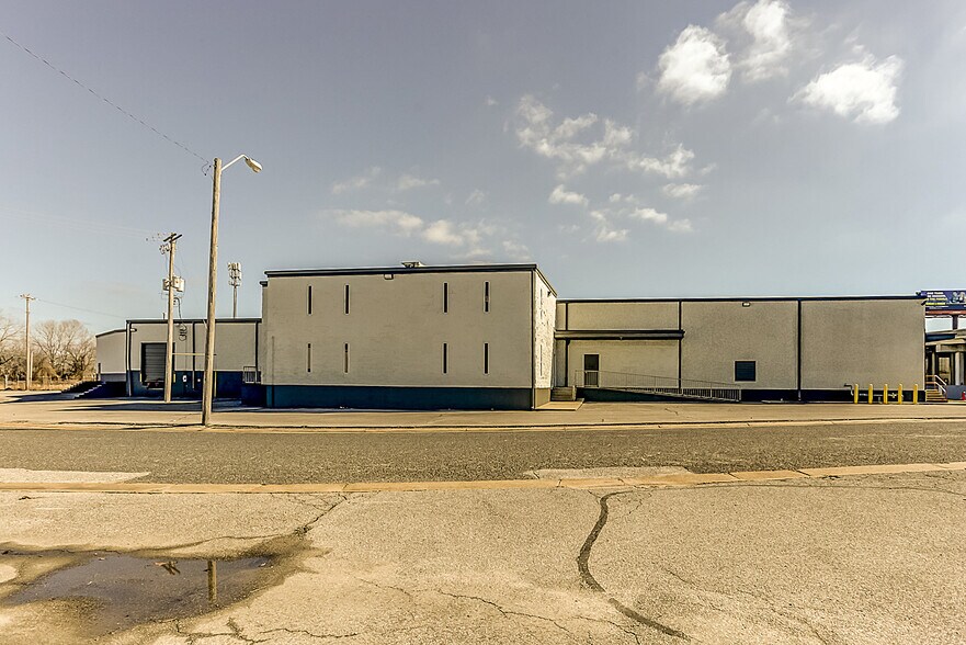 More Photos Of 2630-2656 Summer Ave, Memphis Unknown For Lease