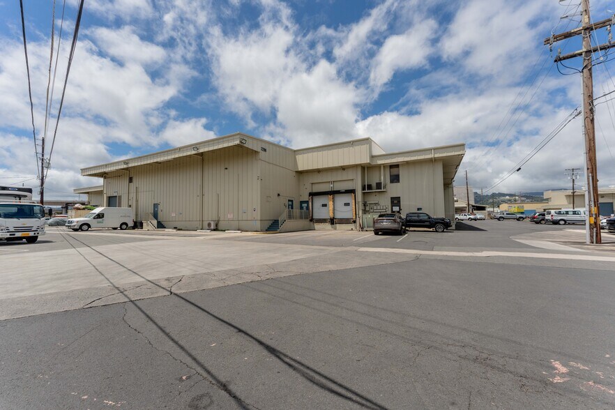 More Photos Of 2290 Alahao Pl, Honolulu Unknown For Lease