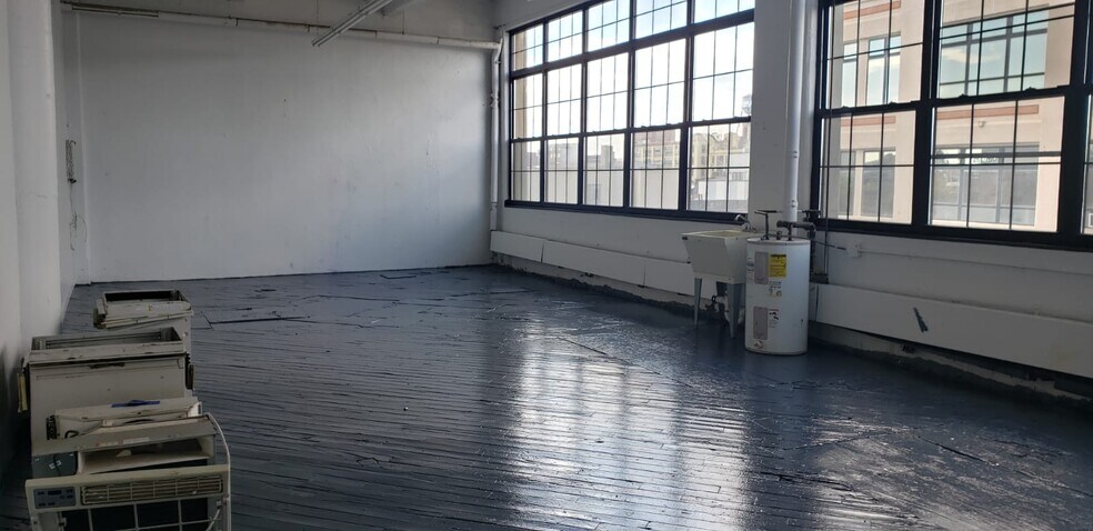 More Photos Of 544-560 Park Ave, Brooklyn Manufacturing For Lease
