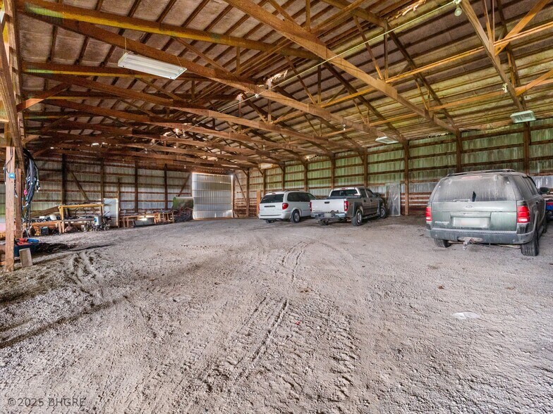 More Photos Of 1247 Illinois Dr, Knoxville Sports And Entertainment For Sale