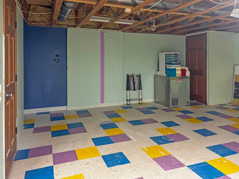 More Photos Of 7046 Brooklyn Blvd, Brooklyn Center Medical For Sale