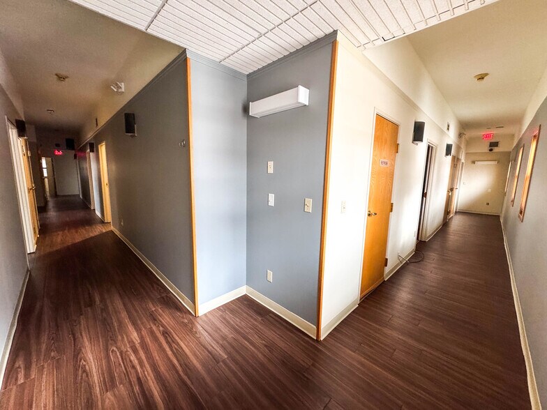 More Photos Of 687 Straits Tpke, Middlebury Medical For Sale