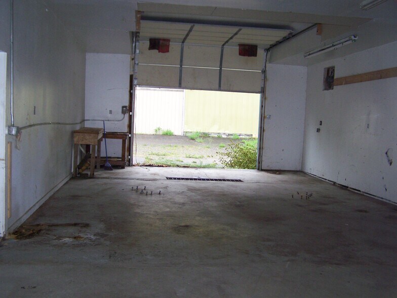 More Photos Of 4625 Pine St, Columbiaville Auto Dealership For Sale