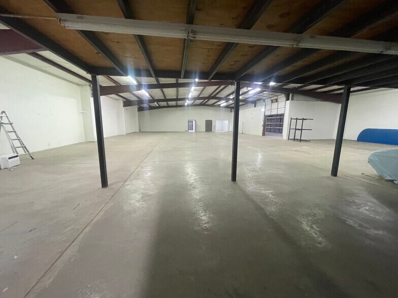 More Photos Of 1020 S Quaker Ave, Tulsa Warehouse For Lease