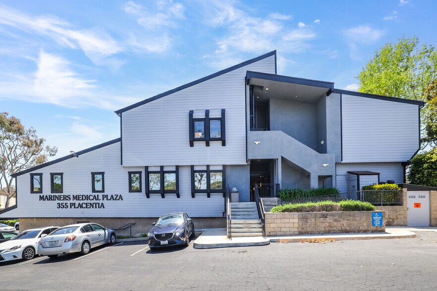 More Photos Of 355 Placentia Ave, Newport Beach Medical For Sale
