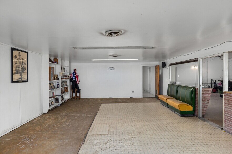 More Photos Of 419 N Raleigh Ave, Sheffield Specialty For Sale