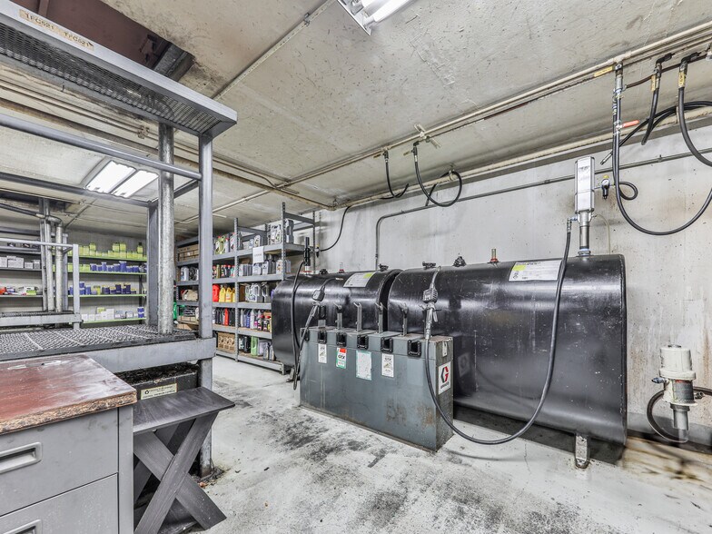 More Photos Of 4435 State Bridge Way, Alpharetta Auto Repair For Sale