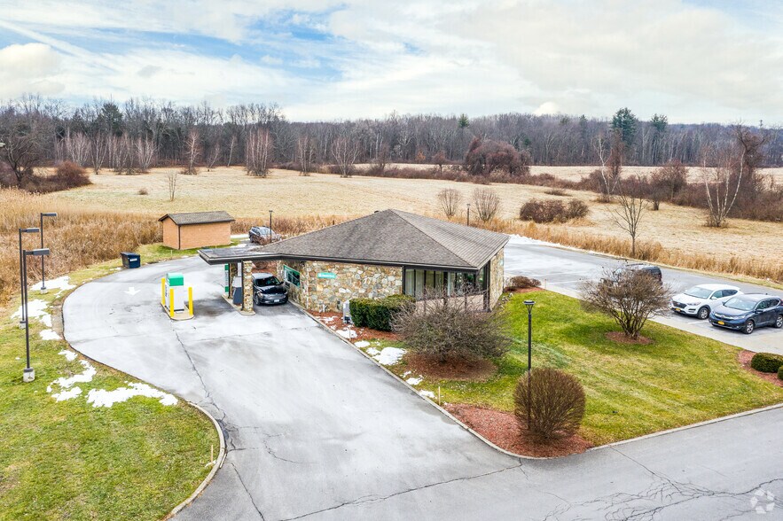 More Photos Of 6708 Route 9, Rhinebeck Bank For Lease