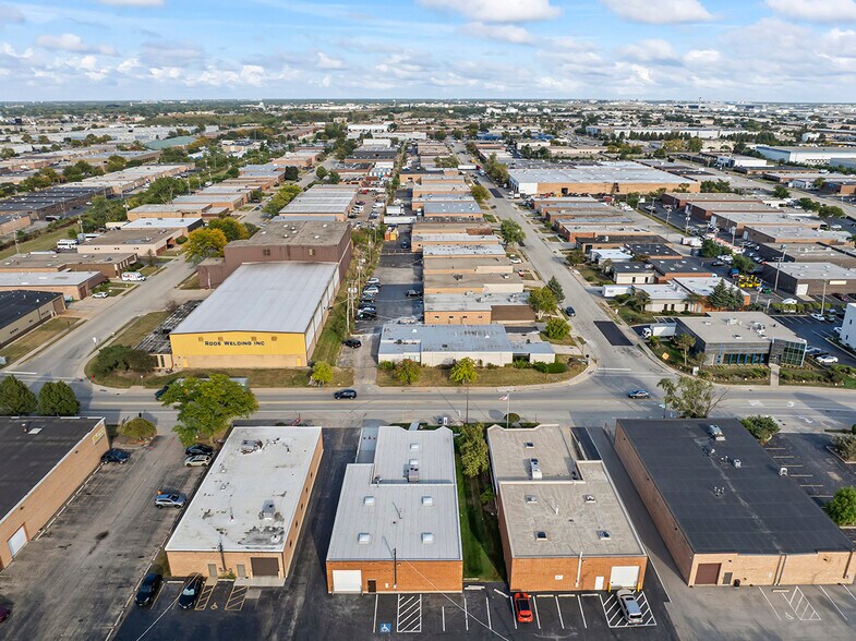More Photos Of 875 Lively Blvd, Elk Grove Village Warehouse For Lease