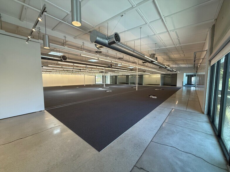 More Photos Of 10161-10181 Bubb Rd, Cupertino Research And Development For Lease