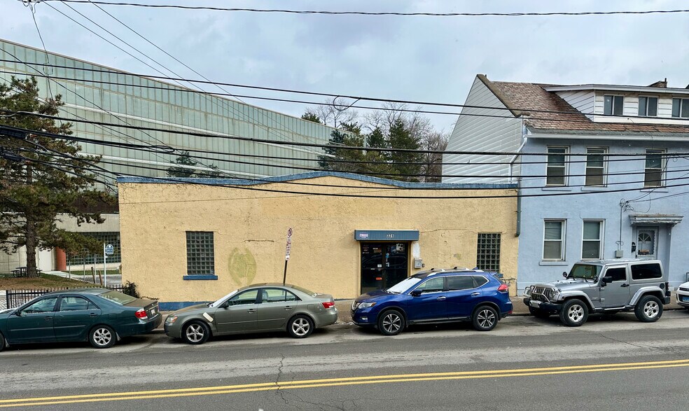 Primary Photo Of 331 S Bouquet St, Pittsburgh Storefront For Lease