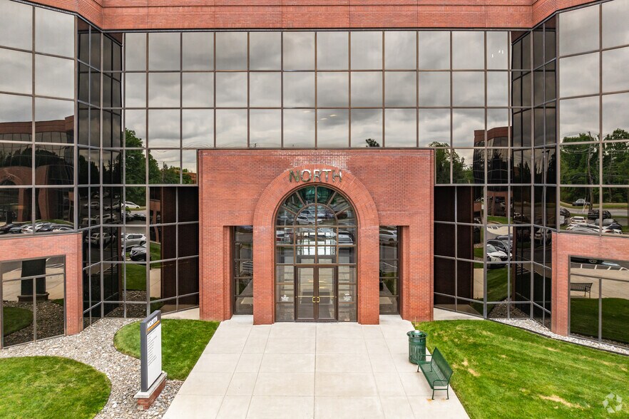 More Photos Of 15245 Shady Grove Rd, Rockville Medical For Lease