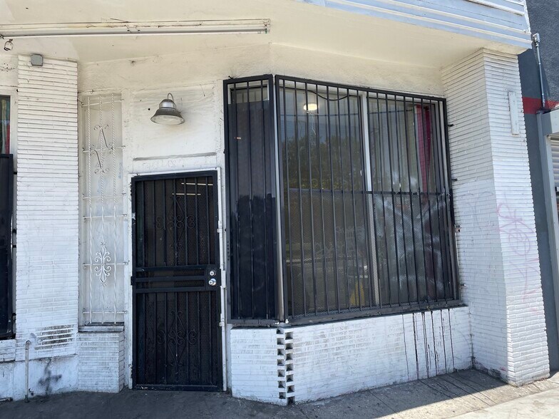 More Photos Of 10209 S Central Ave, Los Angeles Convenience Store For Sale