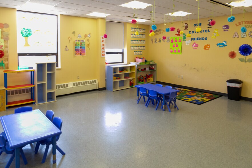 More Photos Of 1460 Livingston Ave, North Brunswick Warehouse For Lease