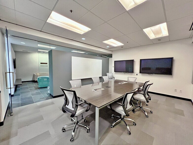 More Photos Of 475 Regency Park Dr, O'Fallon Office For Sale