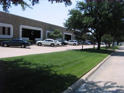 More Photos Of 4384-4398 Sunbelt Dr, Addison Light Manufacturing For Lease