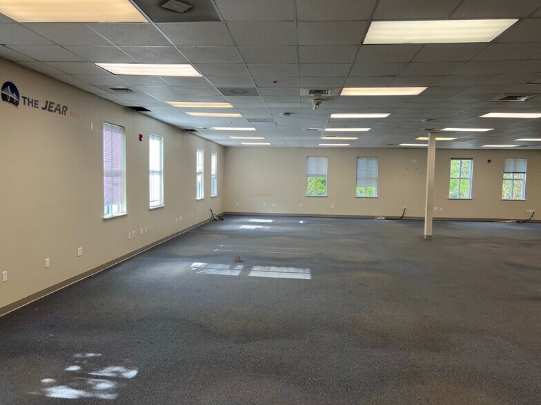 More Photos Of 550 Long Point Rd, Mount Pleasant Office For Sale