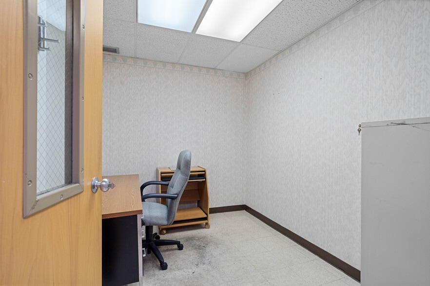 More Photos Of 94 Hospital St, Ridgway Specialty For Sale