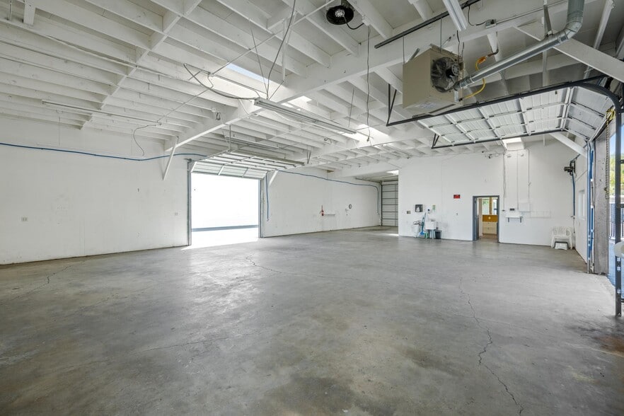 More Photos Of 2475 Bluebell Dr, Santa Rosa Industrial For Lease