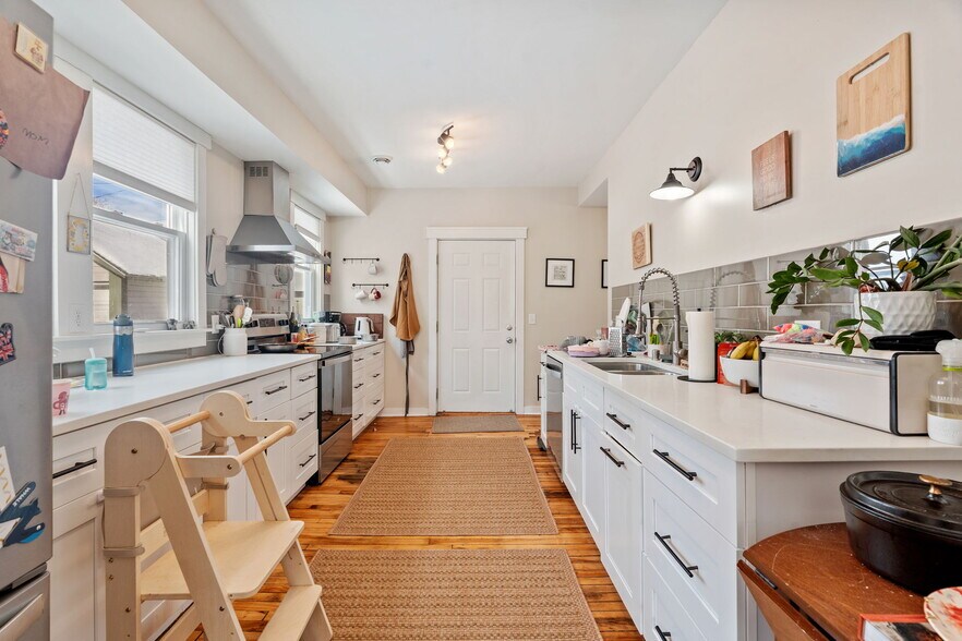 More Photos Of 1704 Jefferson St NE, Minneapolis Apartments For Sale