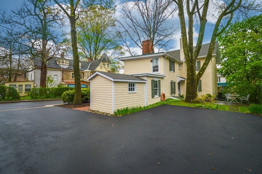 More Photos Of 69 E Oakland Ave, Doylestown Office For Sale