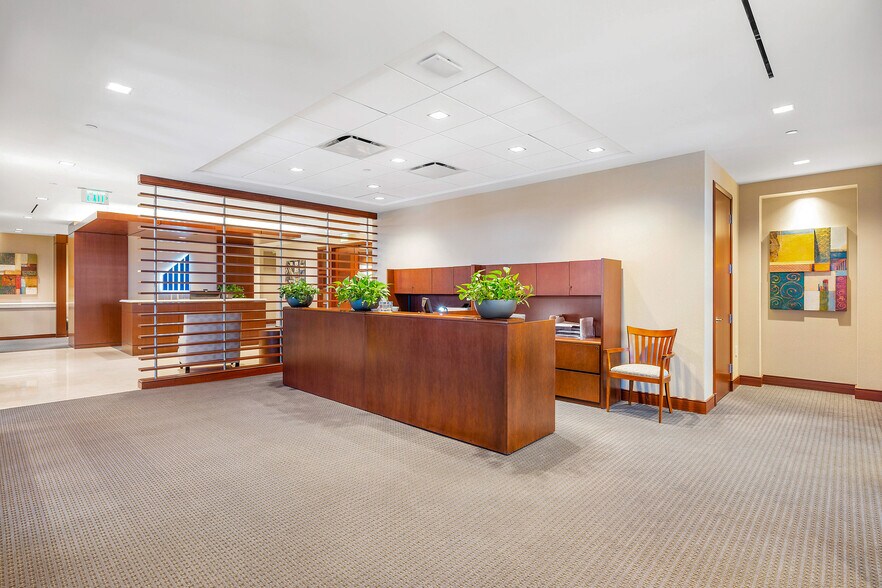 More Photos Of 225 NE Mizner Blvd, Boca Raton Office For Lease