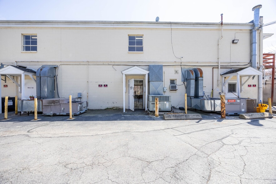 More Photos Of 439 Littleton Rd, Westford Unknown For Lease