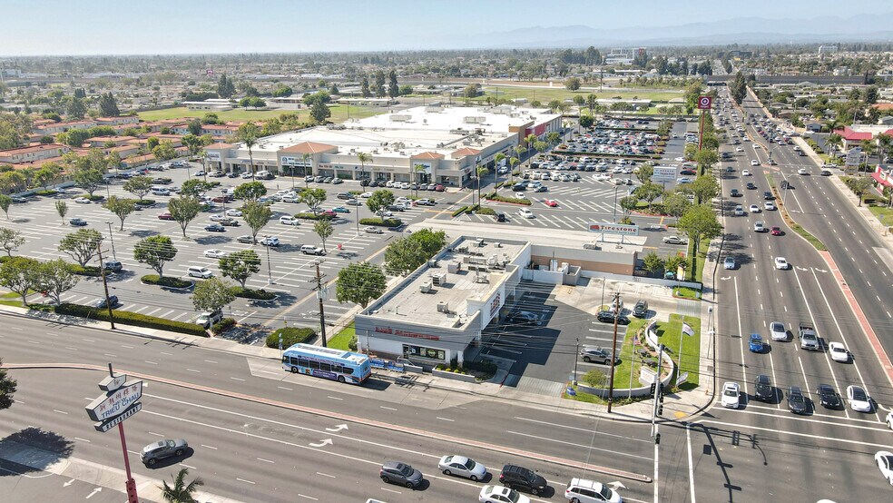 More Photos Of 13831-13861 Brookhurst St, Garden Grove Unknown For Lease