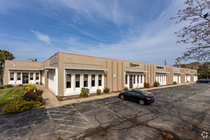 Primary Photo Of 23205-23245 Mercantile Rd, Beachwood Flex For Lease