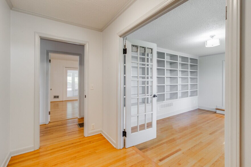 More Photos Of 161 Chapin Rd, Chapin Loft Creative Space For Sale
