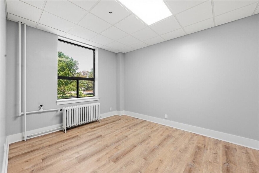 More Photos Of 500 Willow Ave, Council Bluffs Office For Lease