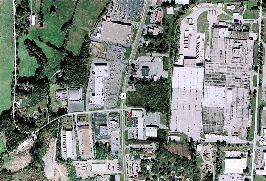 More Photos Of 129-145 Danbury Rd, New Milford Storefront For Lease