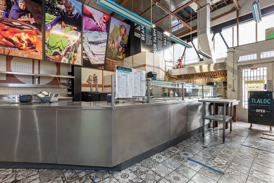 More Photos Of 525-527 Commercial St, San Francisco Restaurant For Lease
