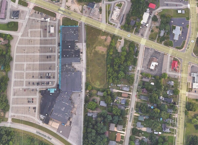 More Photos Of 1525 W Michigan Ave, Battle Creek Storefront For Sale