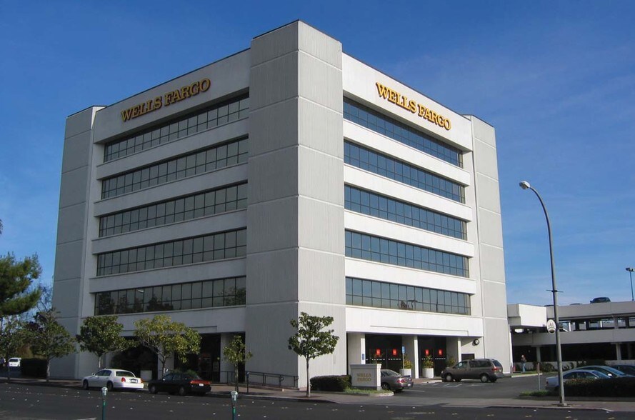 More Photos Of 900 Veterans Blvd, Redwood City Office For Lease