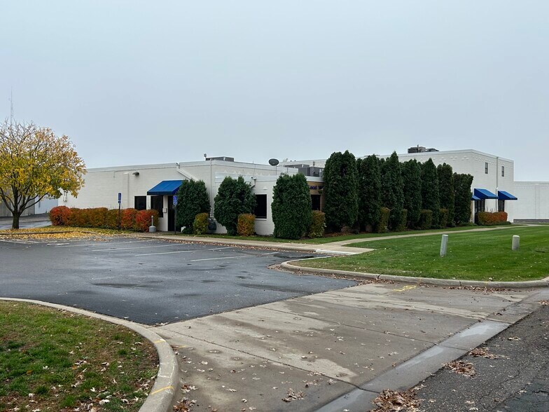 More Photos Of 2909 S Anthony Ln, Saint Anthony Office For Sale
