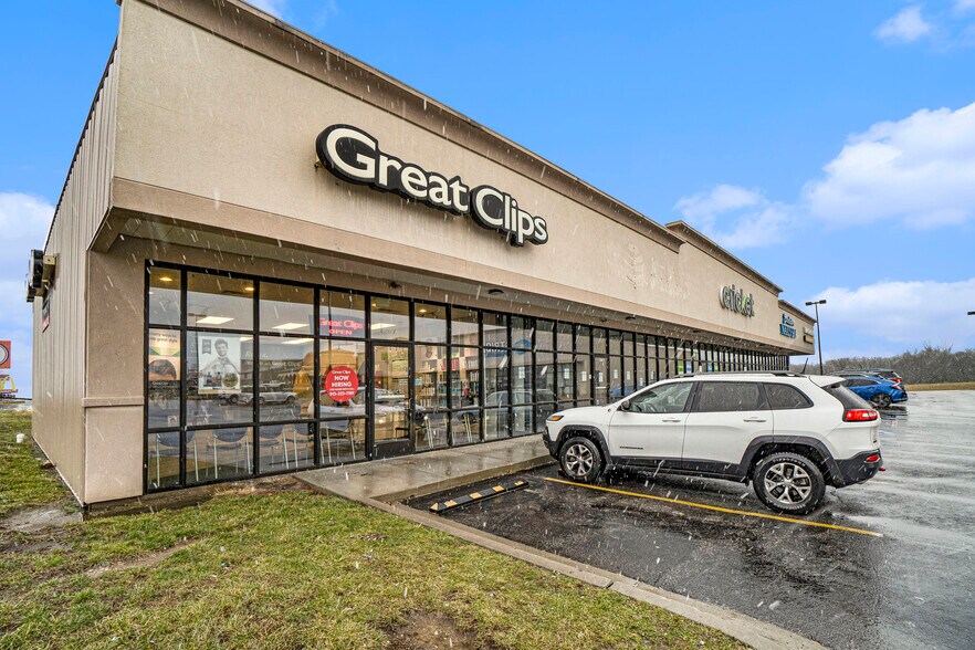 Primary Photo Of 2363 Vintage Ct, Excelsior Springs Unknown For Lease
