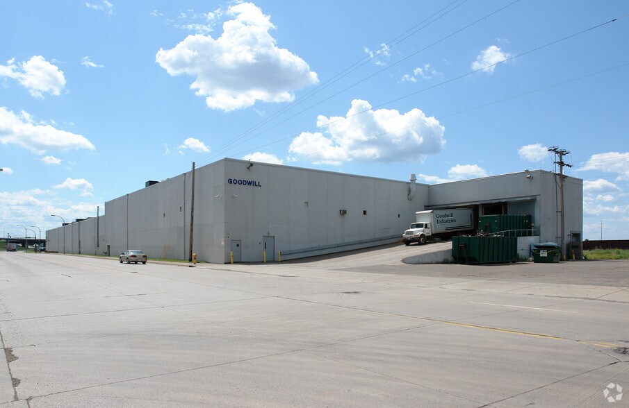 More Photos Of 700 Garfield Ave, Duluth Freestanding For Sale